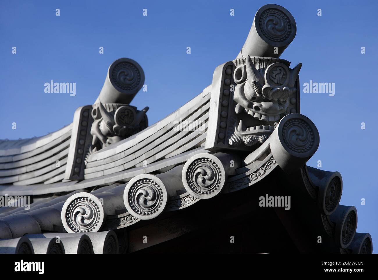 Sanjusangen-do est un temple bouddhiste de Tendai dans le district de Higashiyama de Kyoto, au Japon. Sa principale divinité est Sahasrabhuja-arya-avalokitesvara ou les mille Banque D'Images