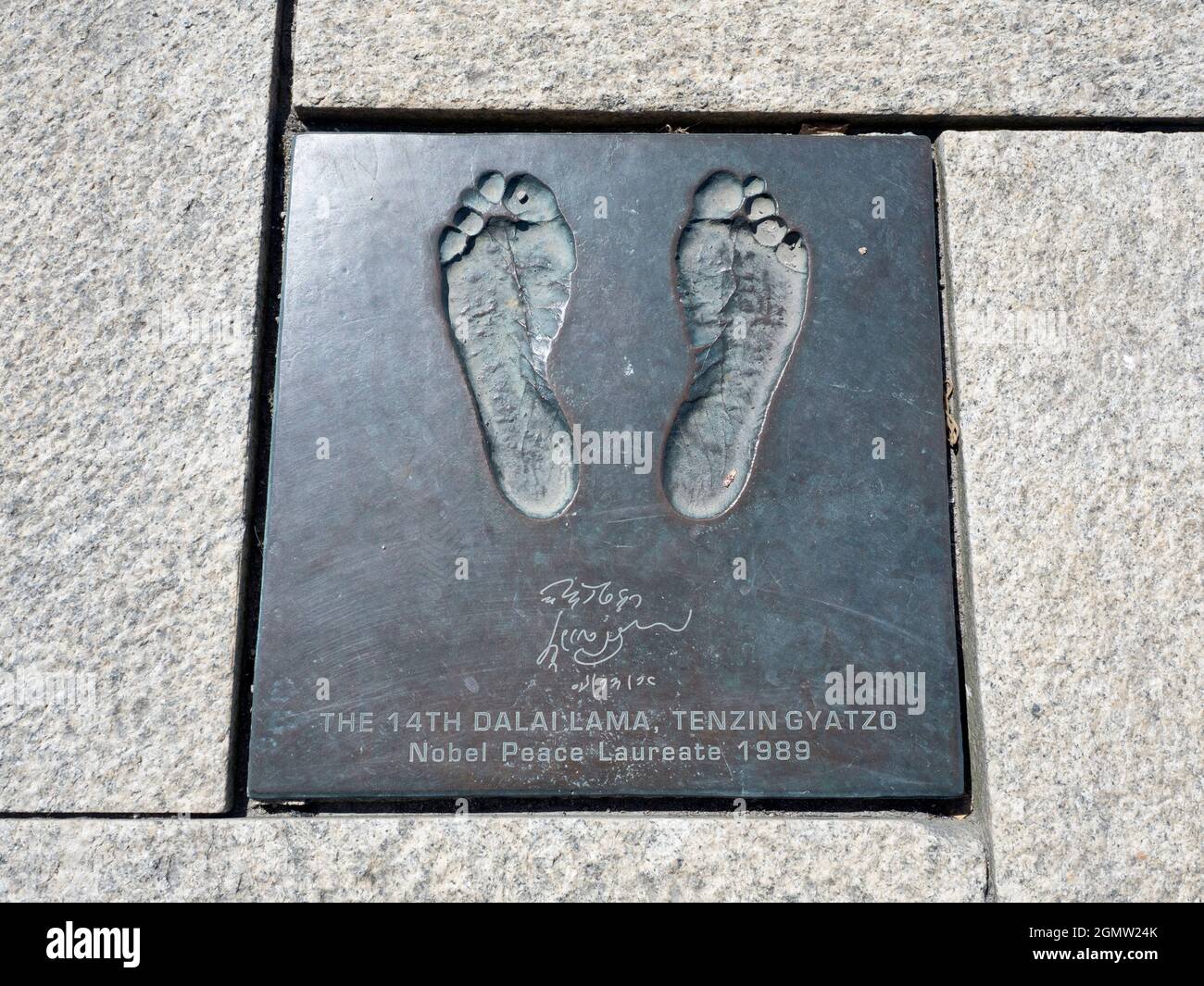 Son Excellence le 14ème Dalaï Lama, Tensin Gyatso, est le moine chef de l'école Gelug du bouddhisme tibétain, ainsi que le léa spirituel et culturel Banque D'Images