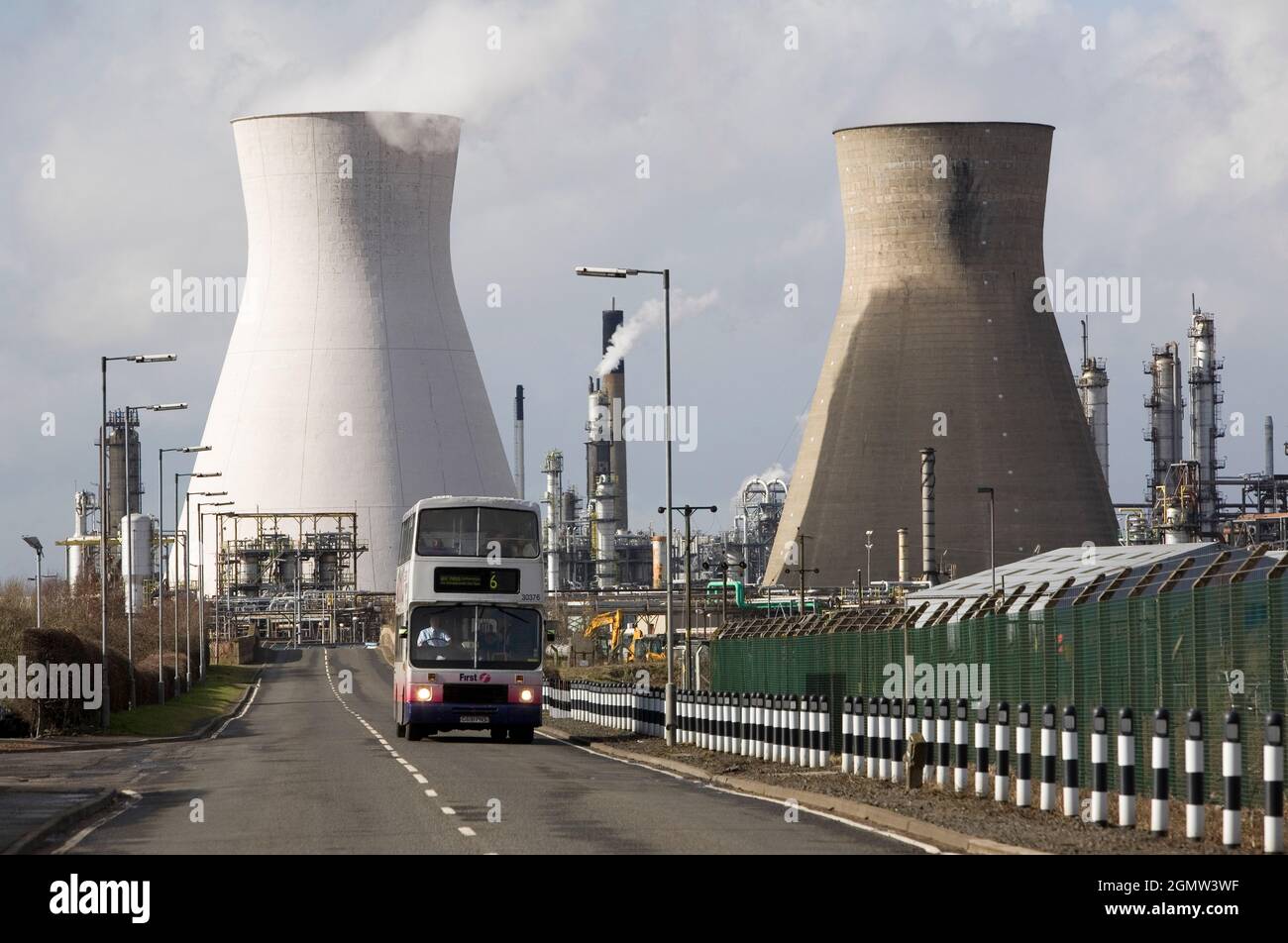 Grangemouth, Écosse - 2006; Grangemouth Refinery est un grand complexe de raffinerie de pétrole situé sur le Firth of Forth à Grangemouth, Écosse. C'est le o Banque D'Images