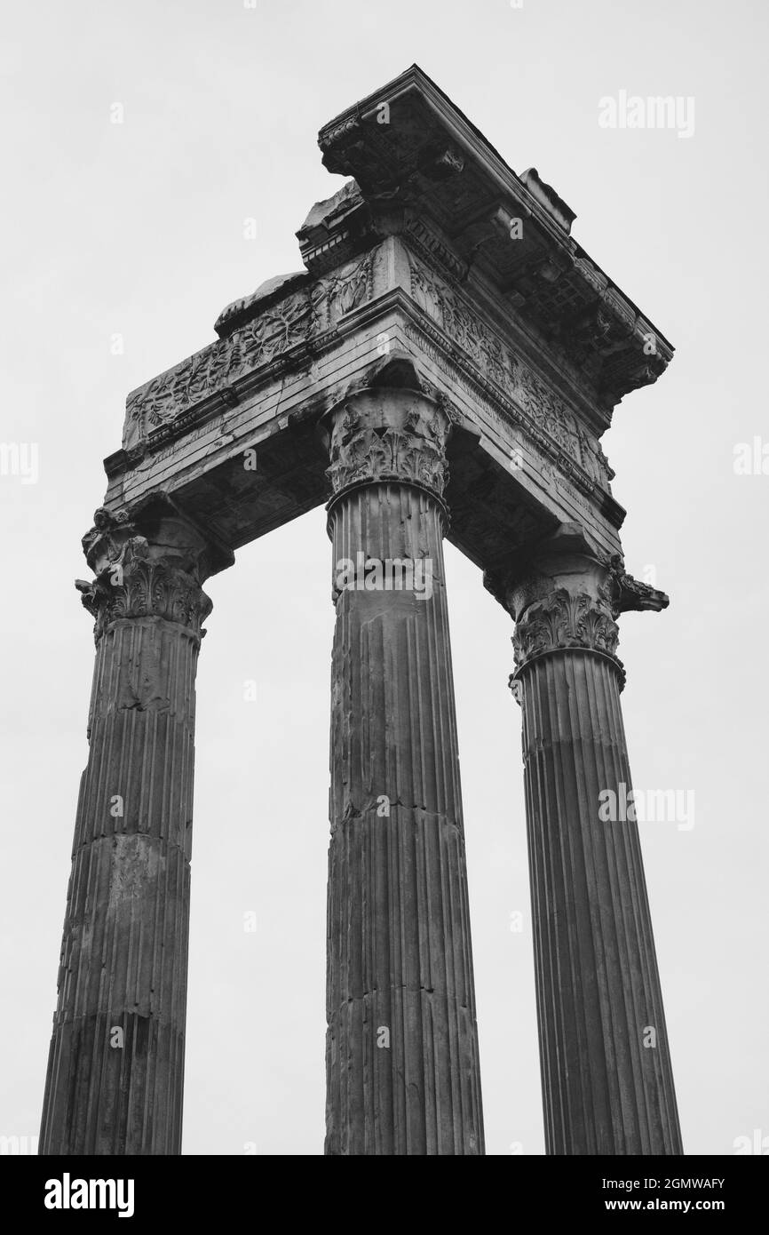 Ruines du Temple d'Apollon Sosianus, Rome, Italie Banque D'Images