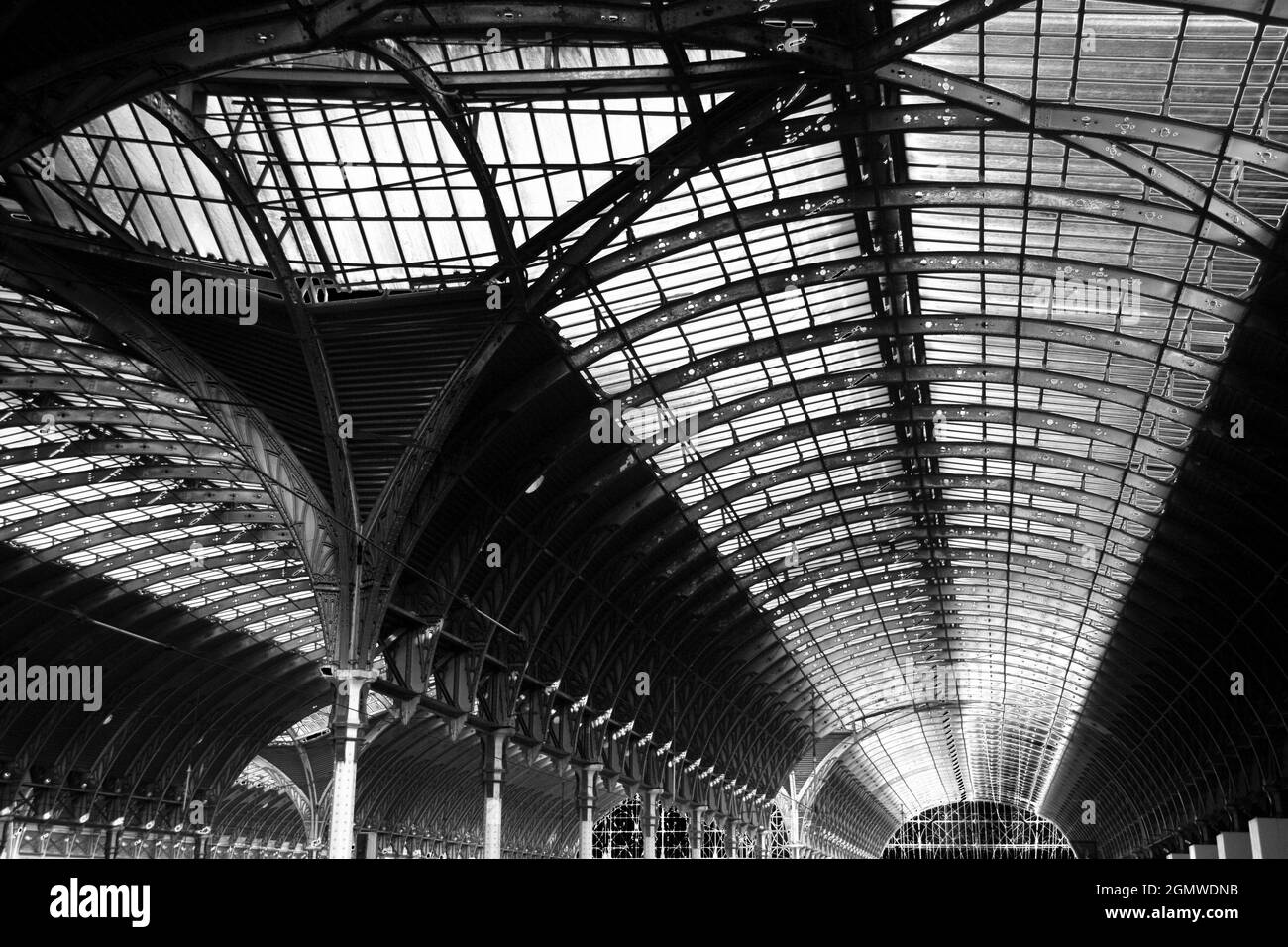 Paddington est un important terminus ferroviaire et un complexe de stations de métro de Londres dans le centre de Londres. C'est la base de Londres du Great Western Railway Banque D'Images