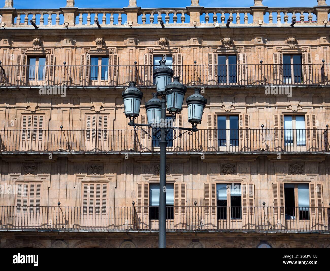 Salamanque, Espagne - 13 avril 2017; pas de personnes en vue. La Plaza Mayor est une grande place publique dans le centre de Salamanque, en Espagne. Il a été construit dans le Banque D'Images
