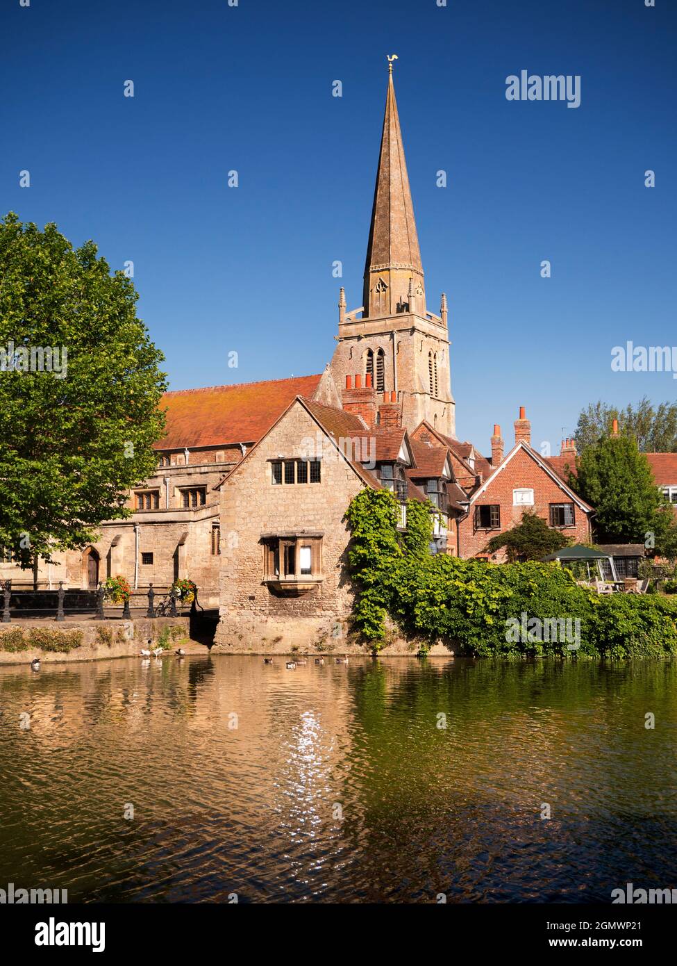 Abingdon, Angleterre - 29 juillet 2019; pas de personnes en vue. Abingdon prétend être la plus ancienne ville d'Angleterre. Si vous êtes à côté de la rive nord du Thame Banque D'Images