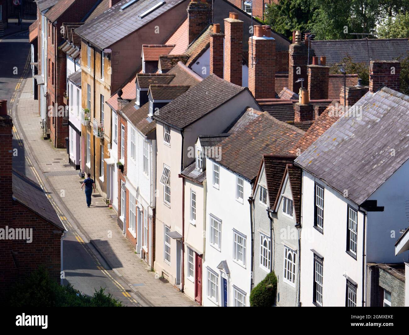 Abingdon, Oxfordshire, Royaume-Uni - juin 2014 ; la vue depuis le musée Abingdon sur East St Helens Street. Cela mène de la place de la ville, du centre-ville et de mus Banque D'Images