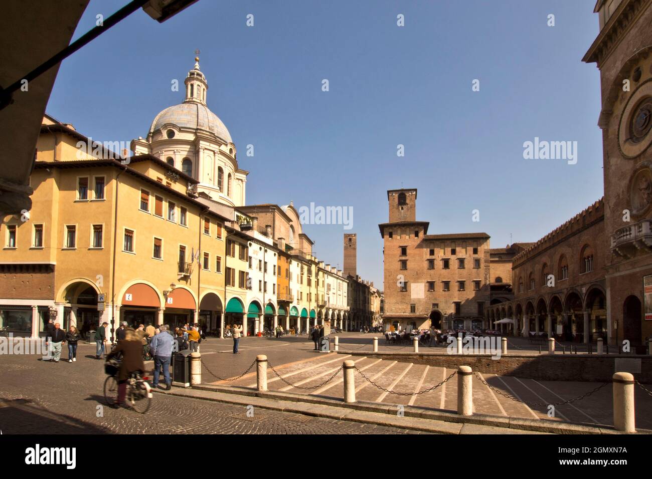 Place Erbe, Mantoue, Lombardie, Italie, Europe Banque D'Images