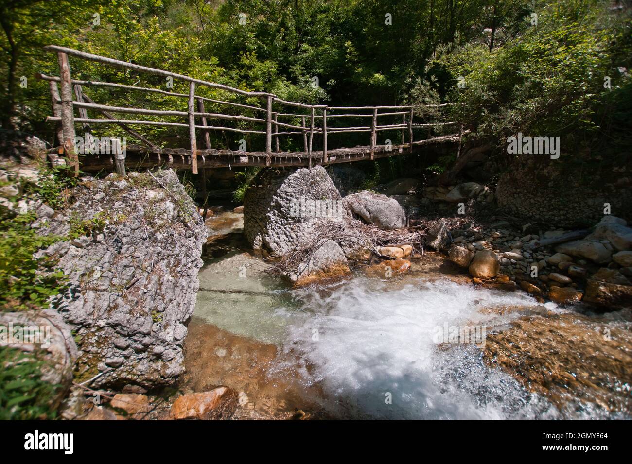 Vallée de la rivière Orfento, Pont en bois, Caramanico terme, Pescara, Abruzzo, Italie, Europe Banque D'Images