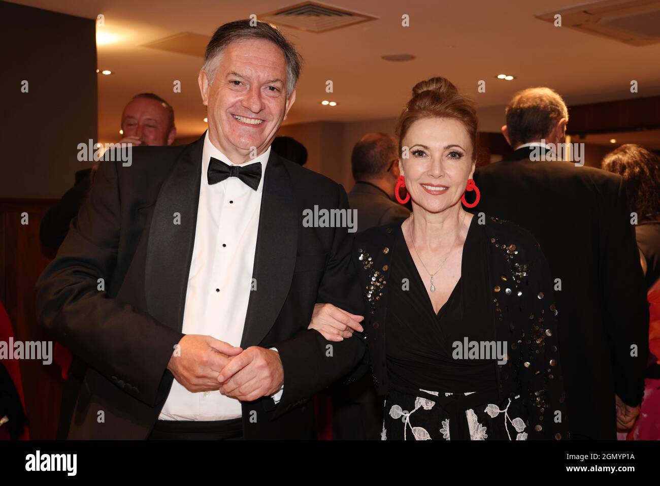 Simon McCoy et Emma Samms Banque D'Images