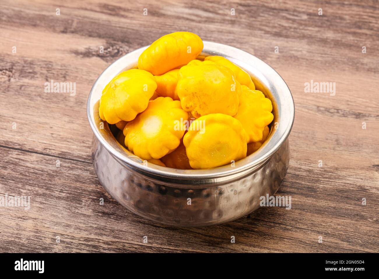 Bebe Patisson Marine Dans Le Bol Photo Stock Alamy