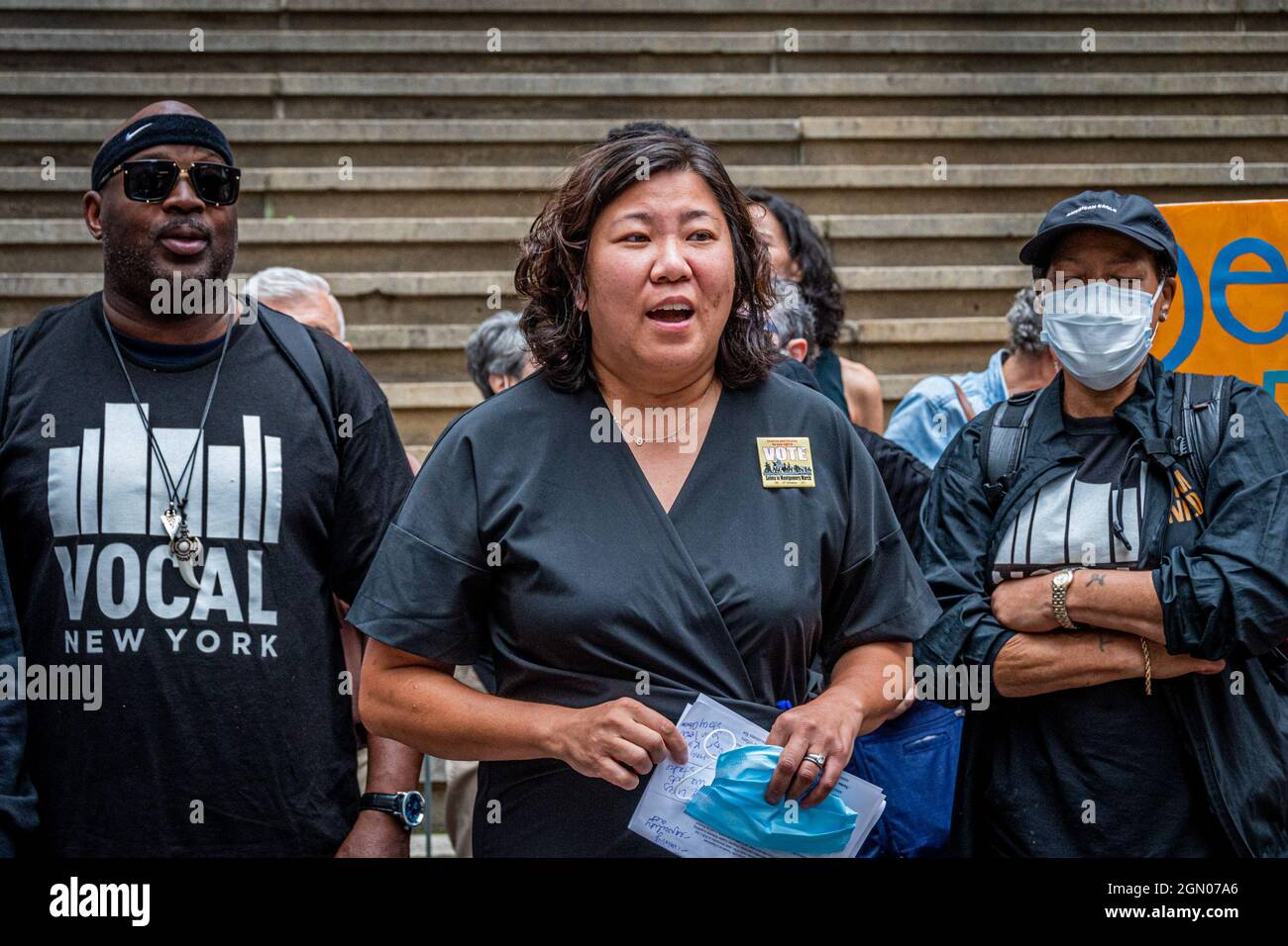 Membre du Congrès Grace Meng. Des militants et des élus ont été arrêtés par Zucotti Park (anciennement Liberty Plaza) le 17 2021 septembre pour célébrer le dixième anniversaire du mouvement Occupy Wall Street. (Photo par Erik McGregor/Sipa USA) Banque D'Images Membre du Congrès Grace Meng. Des militants et des élus ont été arrêtés par Zucotti Park (anciennement Liberty Plaza) le 17 2021 septembre pour célébrer le dixième anniversaire du mouvement Occupy Wall Street. (Photo par Erik McGregor/Sipa USA) Banque D'Images