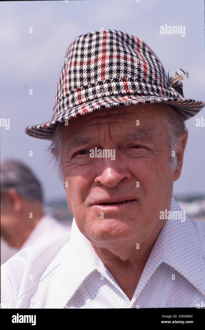 Austin Texas USA, vers 1985: Comédien et acteur Bob Hope à l'aéroport d'Austin.©Bob Daemmrich Banque D'Images