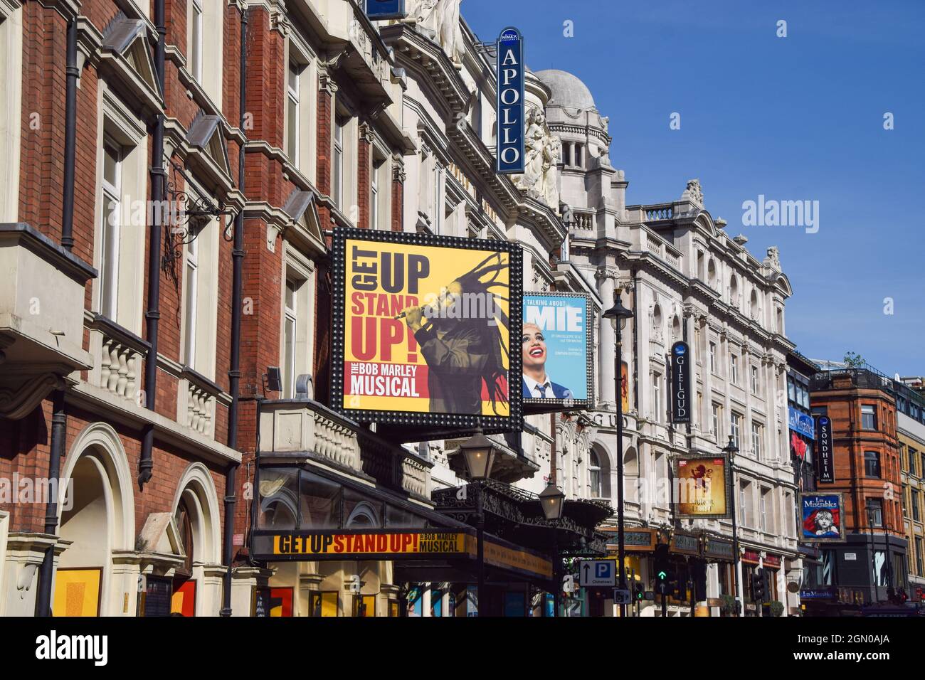 Londres, UK.21st septembre 2021. Théâtres sur Shaftesbury Avenue, West End, vue de jour. Crédit : Vuk Valcic/Alamy Banque D'Images