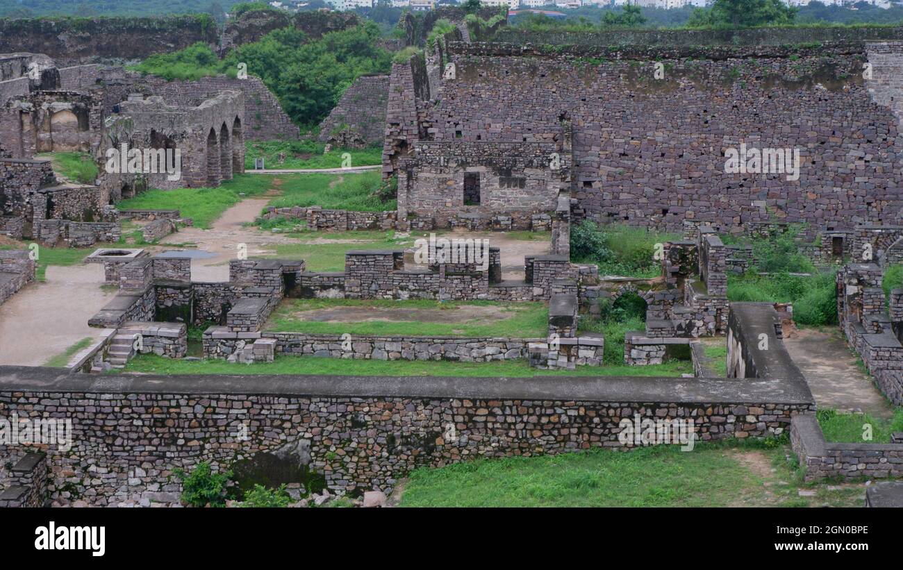 Le complexe de la Citadelle de fort Golkonda, Hyderabad, Telangana, Inde. La citadelle était de 10 km de double mur avec 87 bastions avec canons, quatre drawbridg Banque D'Images