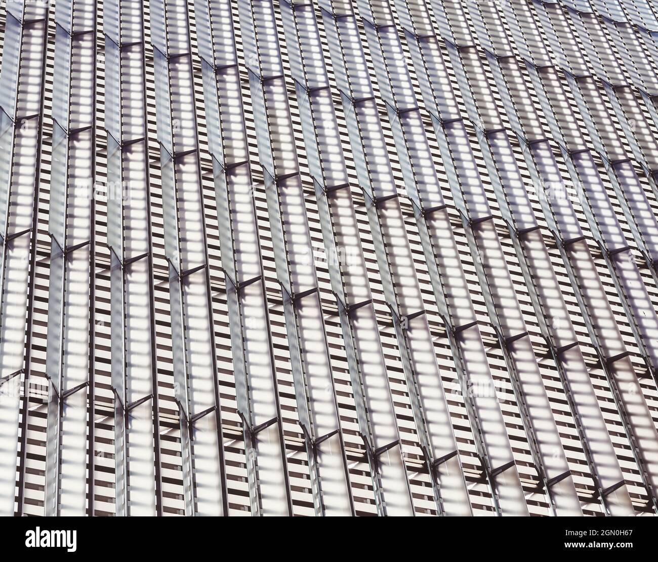 Gros plan sur la façade moderne du bâtiment, le fond architectural. Banque D'Images