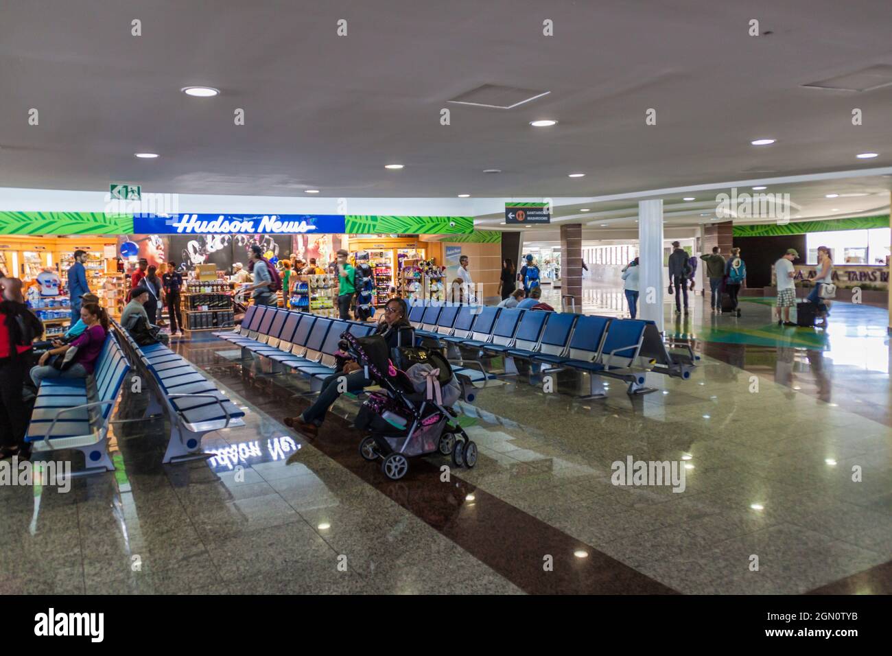 SAINT-DOMINGUE, RÉPUBLIQUE DOMINICAINE - SEP 25, 2015 : intérieur de l'aéroport international de Saint-Domingue de Las Americas. Banque D'Images