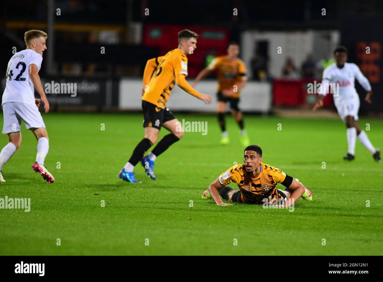 harvey knibbs (26 cambridge united) pendant le Papa Johns League Trophy Cambridge United contre Tottenham U21 au stade Abbey-Angleterre Banque D'Images