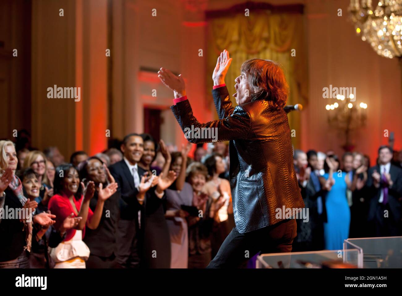 Mick Jagger interprète "Je ne peux pas te perdre" lors du concert "In Performance at the White House: Red, White and Blues" dans la salle est de la Maison Blanche, 21 février 2012. (Photo officielle de la Maison Blanche par Pete Souza) cette photo officielle de la Maison Blanche est disponible uniquement pour publication par les organismes de presse et/ou pour impression personnelle par le(s) sujet(s) de la photo. La photographie ne peut être manipulée d'aucune manière et ne peut pas être utilisée dans des documents commerciaux ou politiques, des publicités, des e-mails, des produits, des promotions qui, de quelque manière que ce soit, suggèrent l'approbation ou l'approbation du Banque D'Images