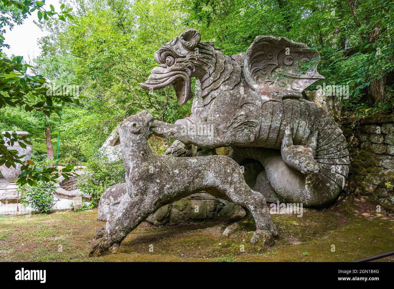 Statue dans le Parc des Monstres de Bomarzo, également appelé bosquet sacré. Un jardin maniériste en Latium, Italie Banque D'Images
