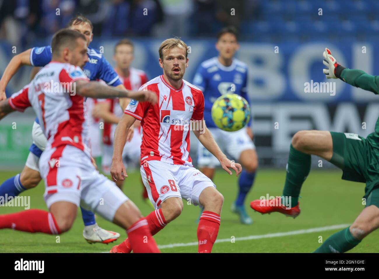 Lyngby, Danemark. 21 septembre 2021. Iver Fossum (8) d'Aalborg Boldklub vu pendant le match de la coupe de Sydbank danoise entre Lyngby Boldklub et Aalborg Boldklub à Lyngby Stadion à Lyngby. (Crédit photo : Gonzales photo/Alamy Live News Banque D'Images