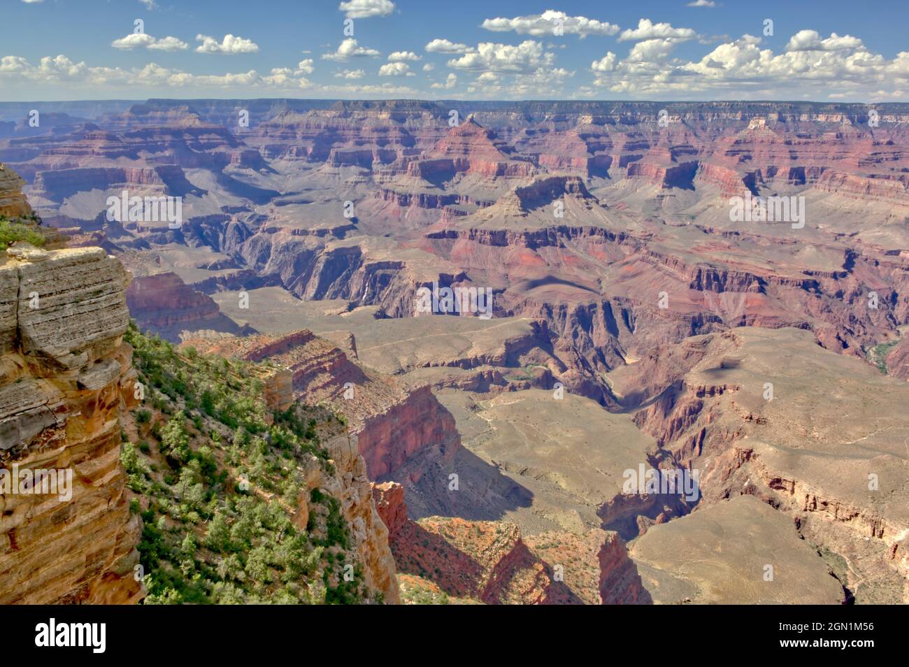 Vue sur le Grand Canyon de l'Arizona depuis le sentier du plateau sud en début d'après-midi. Pris en 2010. Banque D'Images