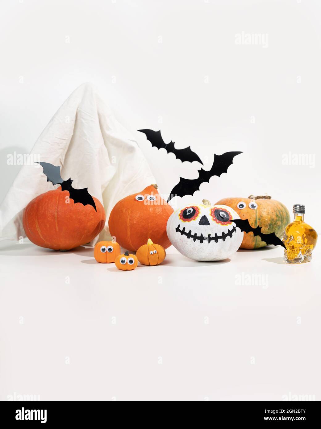 Ensemble de citrouilles d'Halloween avec les yeux. Décorations pour Halloween et le jour des morts - Dia de los Muertos. Banque D'Images