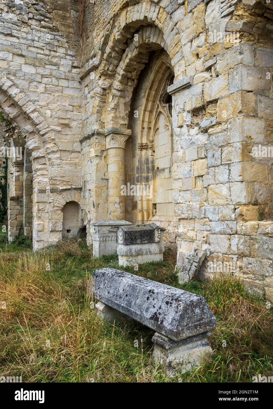 Ruines romaines de l'église St-Etienne, Marans, Charente Maritime, France. Banque D'Images