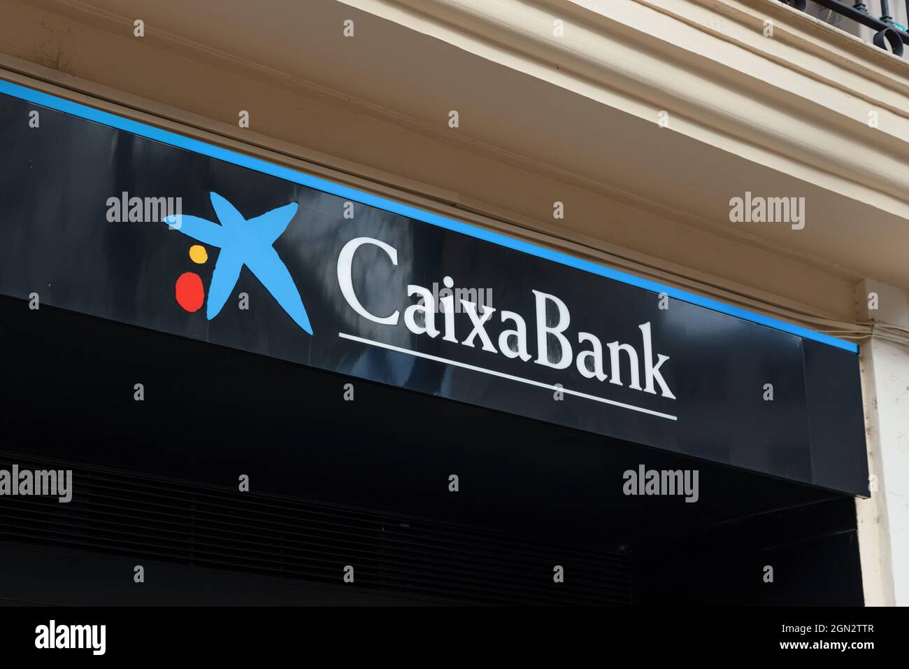 VALENCE, ESPAGNE - 21 SEPTEMBRE 2021 : CaixaBank est une banque espagnole basée à Valence. C'est l'une des institutions financières les plus importantes de cette co Banque D'Images