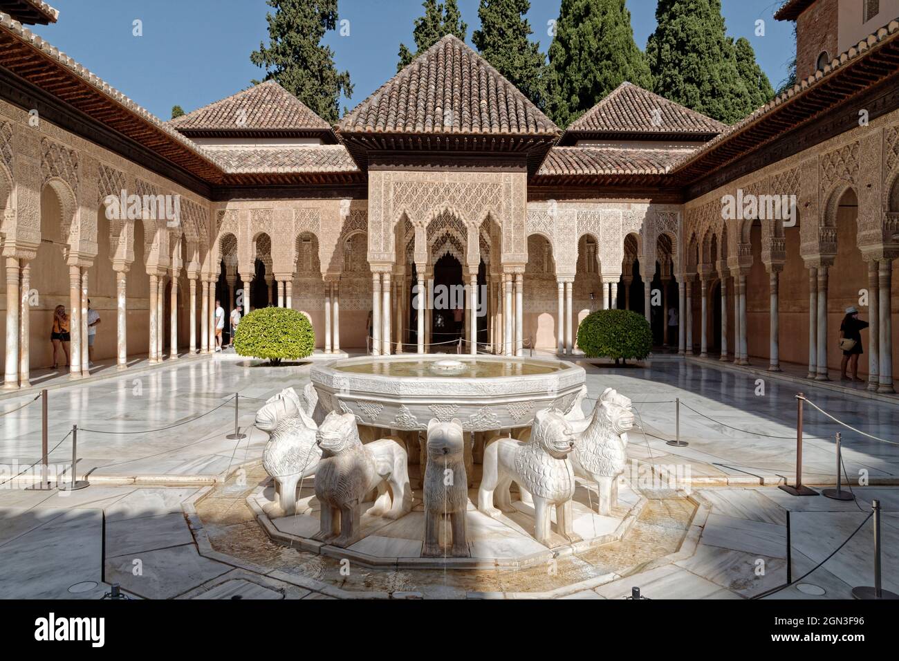 Grenade, Espagne. 17 août 2021. Palais des Lions, Palacios Nazaries   l'Alhambra est un palais d'architecture islamique situé à Grenade. Banque D'Images