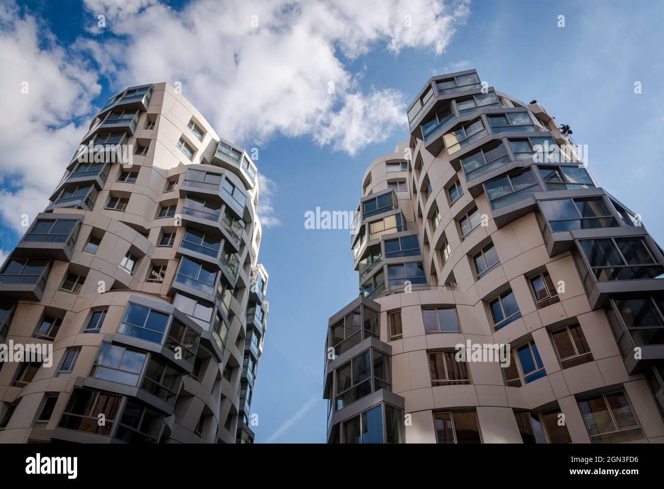 Prospect place résidentiel luxueux appartements conçus par les architectes renommés Gehry Partners, Battersea Power Station Development, Londres, Angleterre, Royaume-Uni Banque D'Images