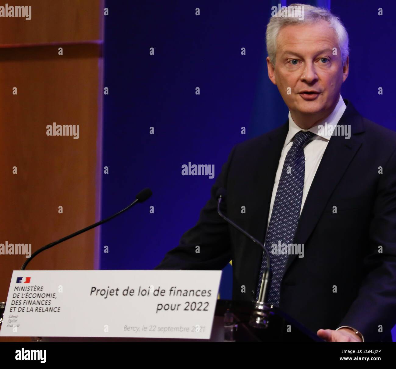 Bruno le Maire Ministre de l'Economie et des Finances lors de la présentation du projet de loi de finances PLF 2022 (projet de loi de finances) au Ministère de l'Economie et des Finances à Bercy, Paris, France, le 22 septembre 2021. Photo de Jean-Bernard Vernier/JBV News/ABACAPRESS.COM Banque D'Images