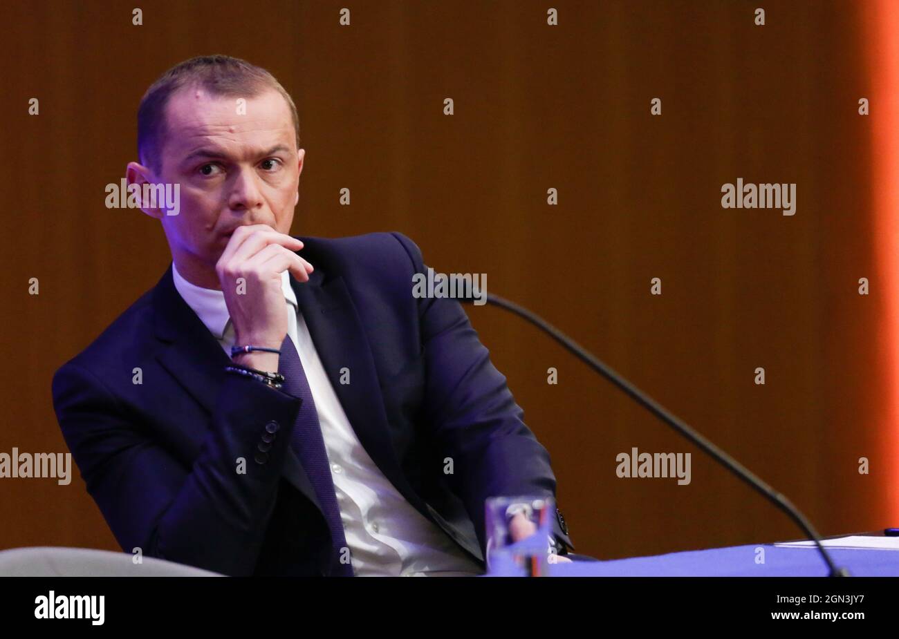 Olivier Dussopt Ministre des comptes publics lors de la présentation du projet de loi de finances PLF 2022 (projet de loi de finances) au Ministère de l'économie et des finances à Bercy, Paris, France, le 22 septembre 2021. Photo de Jean-Bernard Vernier/JBV News/ABACAPRESS.COM Banque D'Images