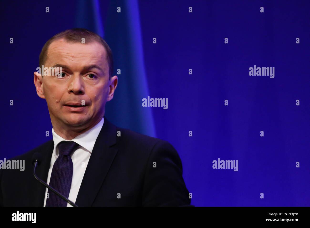 Olivier Dussopt portrait Ministre des comptes public lors de la présentation du projet de loi de finances du PLF 2022 (projet de loi de finances) au Ministère de l'économie et des finances à Bercy, Paris, France, le 22 septembre 2021. Photo de Jean-Bernard Vernier/JBV News/ABACAPRESS.COM Banque D'Images