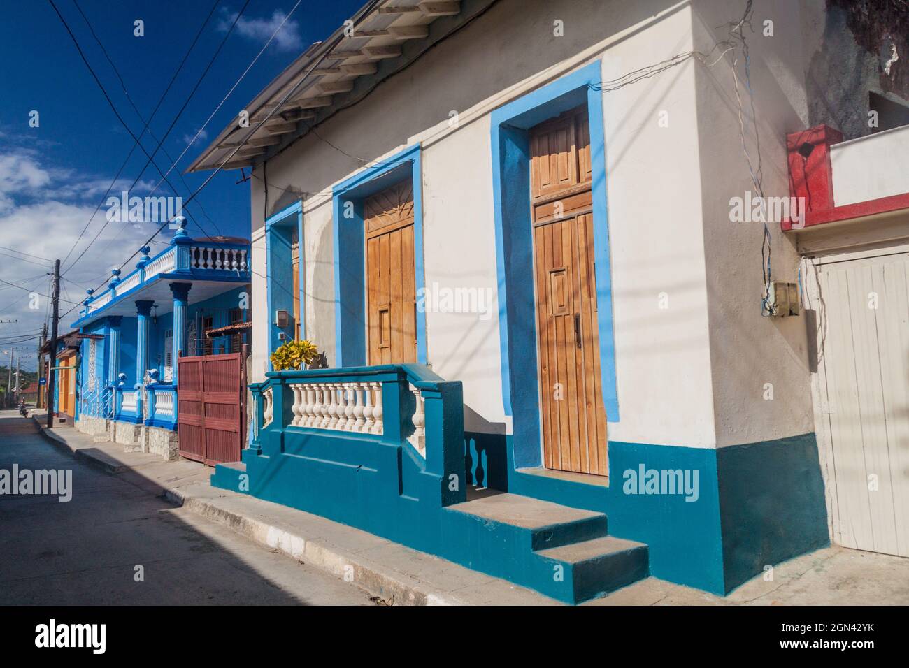 Baracoa, Cuba - architecture coloniale. Colorful Street view Photo Stock -  Alamy