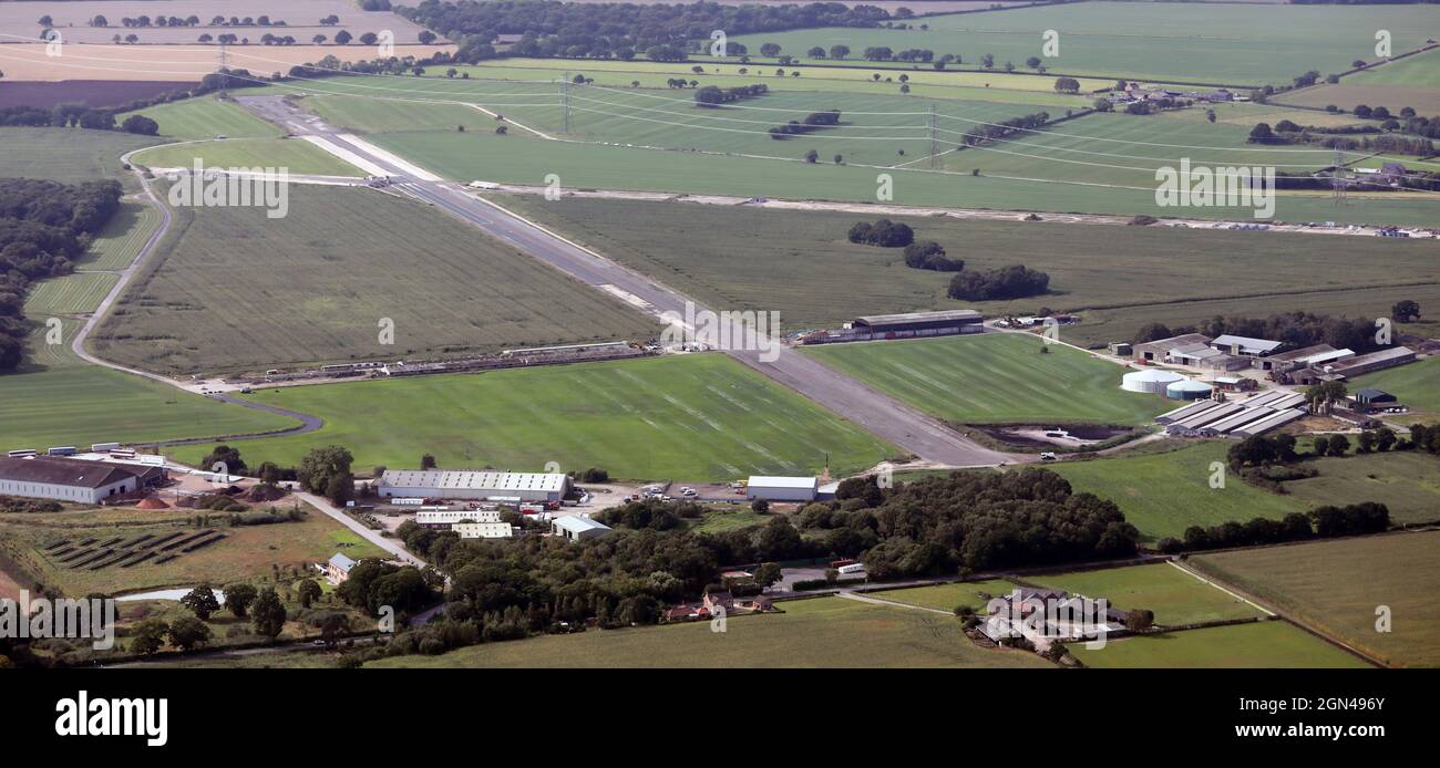 Vue aérienne de l'ancien aérodrome de la RAF Melbourne, aujourd'hui désutilisé, dans l'est du Yorkshire Banque D'Images