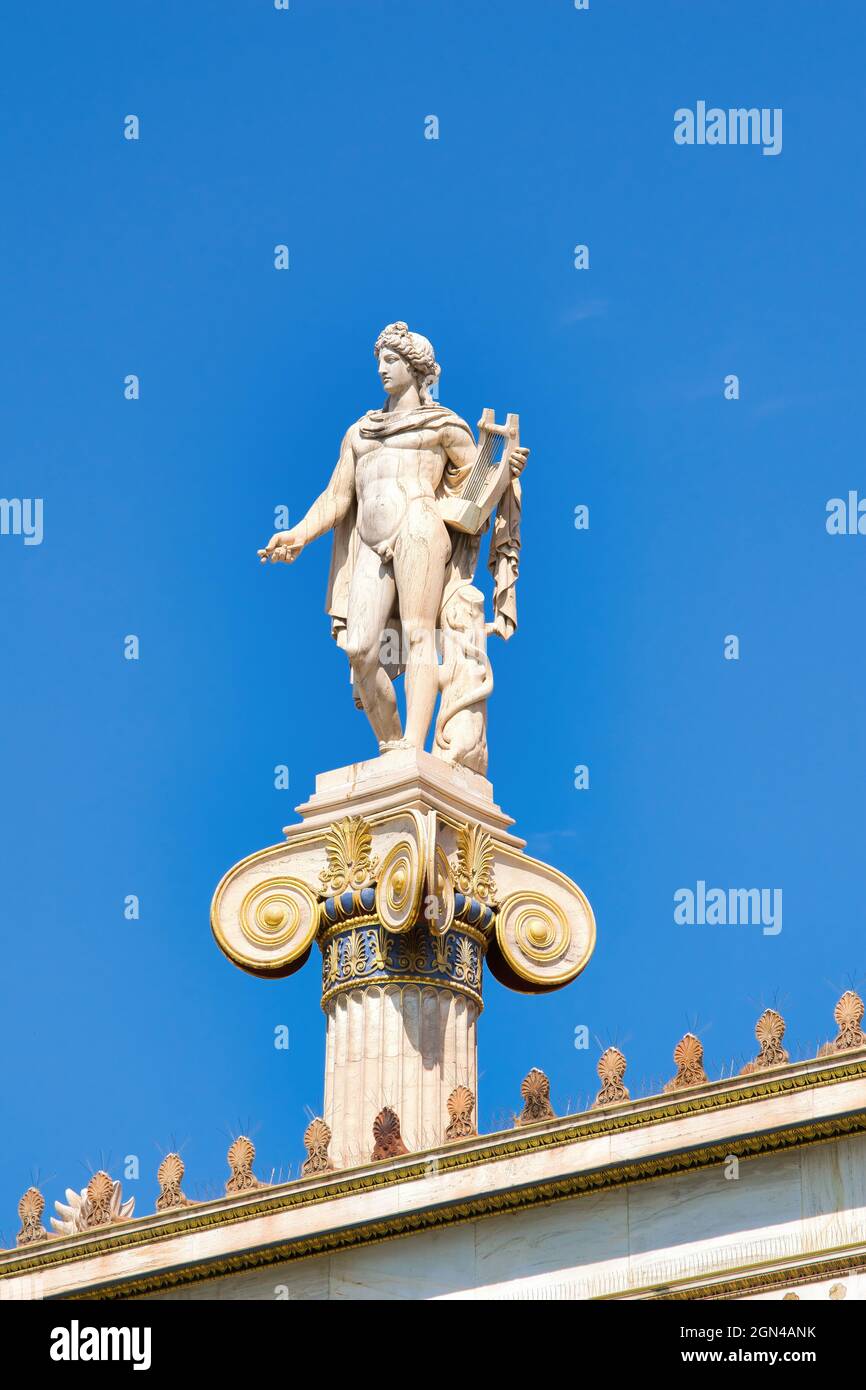 La statue du dieu Apollon, dans le centre d'Athènes Banque D'Images