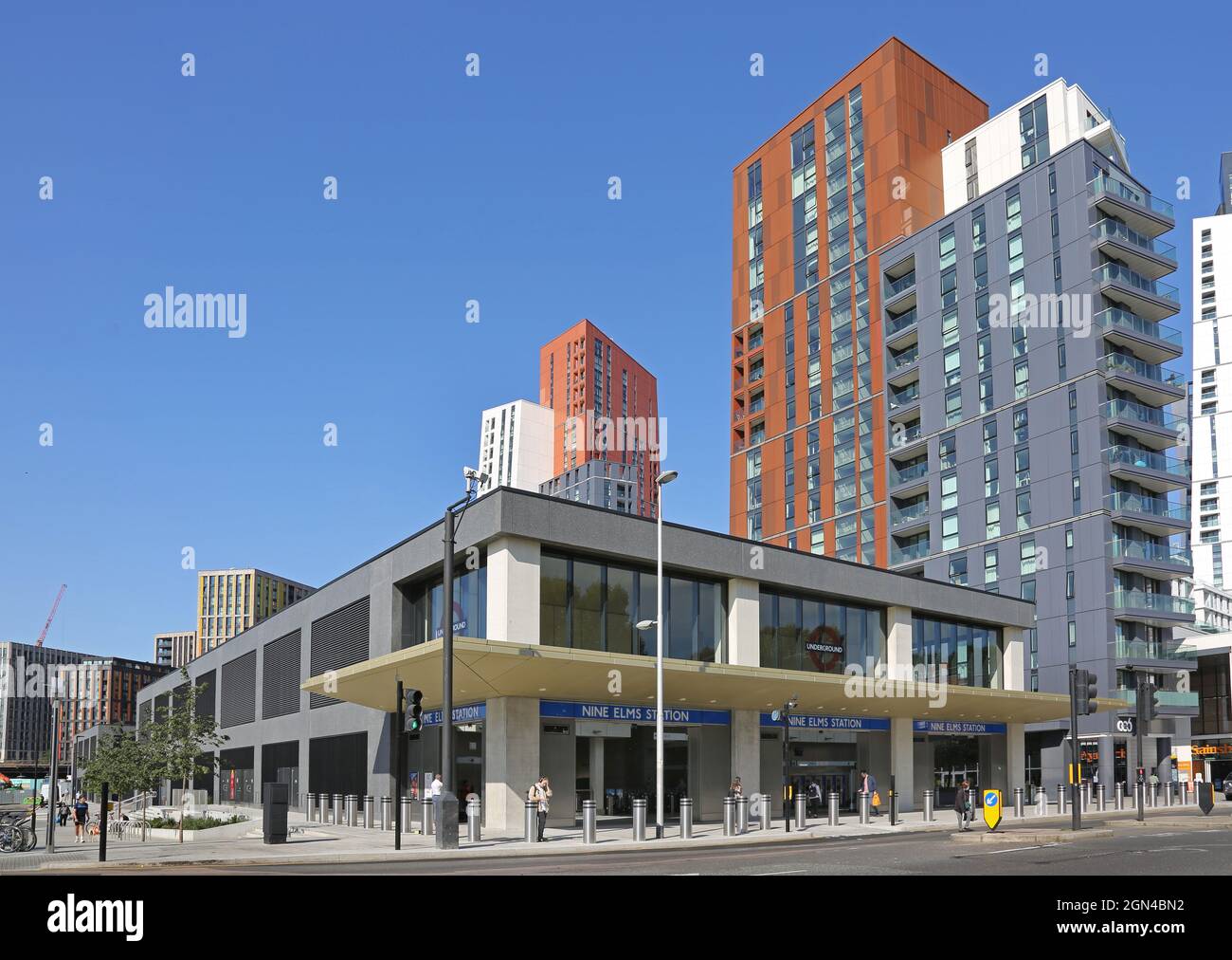 Entrée à la nouvelle station de métro de Nine Elms, Londres.Ouvert en septembre 2021.Partie de l'extension de la ligne Nord à la station électrique de Battersea. Banque D'Images