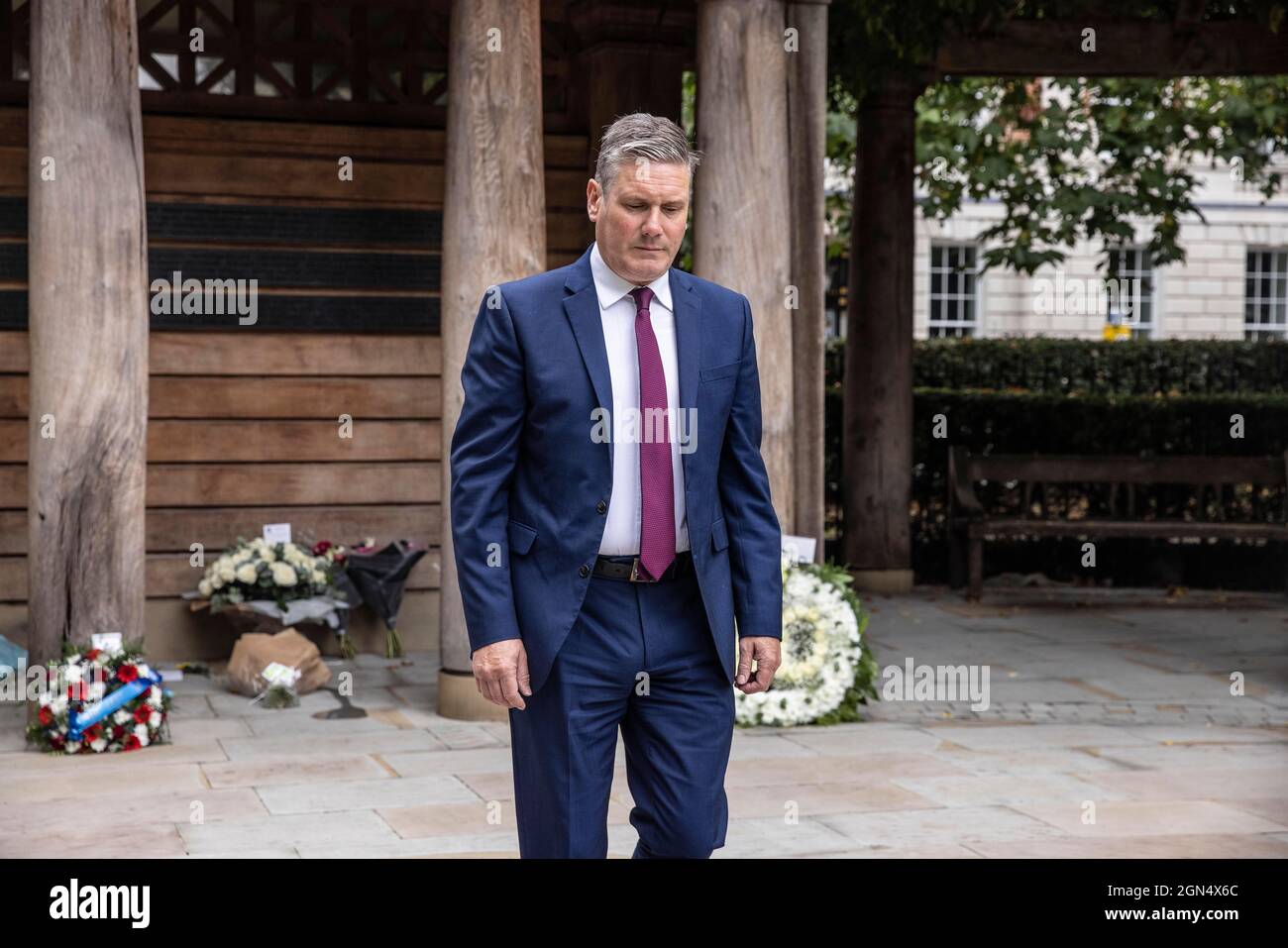 Sir Keir Starmer, chef du Parti travailliste au Memorial Garden de septembre 11, place Grosvenor à Londres, à l'occasion du 20e anniversaire du 9/11. Banque D'Images