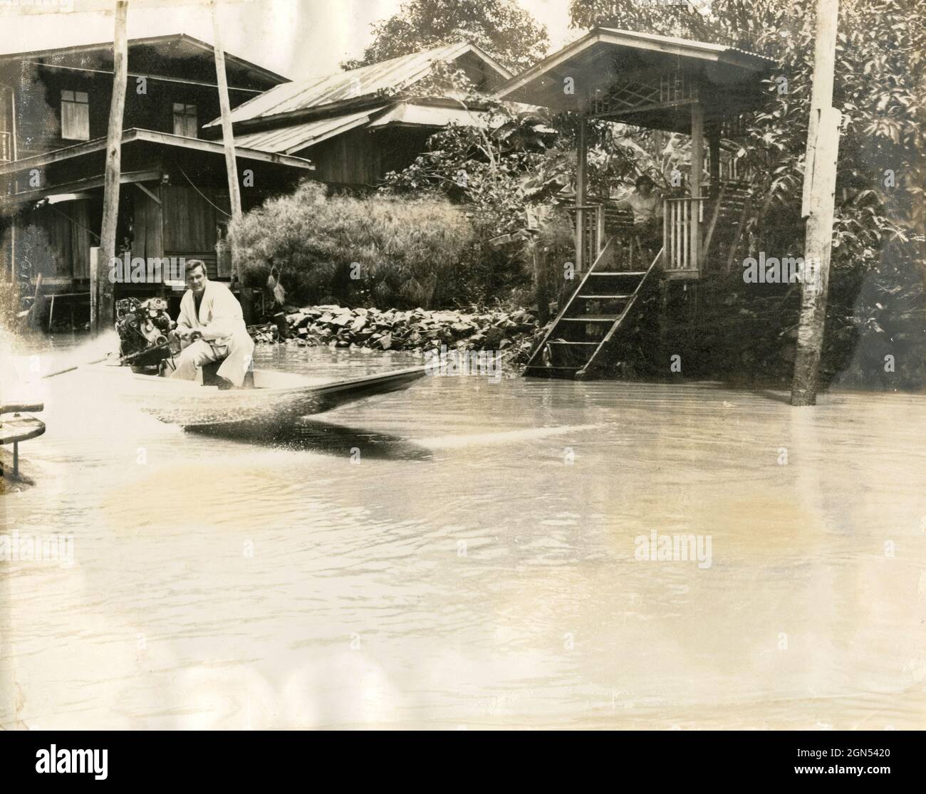 L'acteur britannique Roger Moore dans le film l'homme avec le Golden Gun, 1974 Banque D'Images