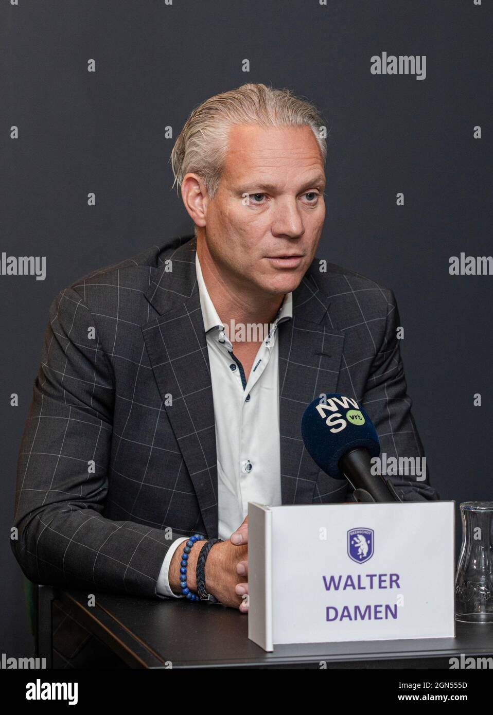 Une conférence de presse pour présenter le nouvel entraîneur de l'équipe de la Jupiler Pro League Beerschot va, le mercredi 22 septembre 2021 à Anvers. BELGA PHOTO WIM KEMPENAER Banque D'Images