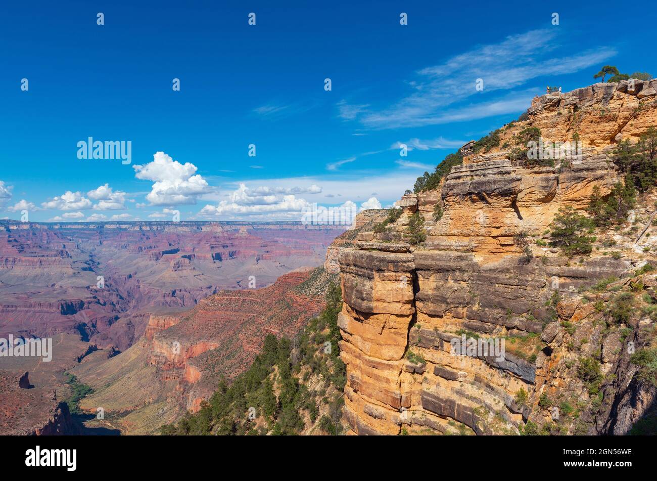 Paysage du Grand Canyon en été le long de Bright Angel Trail rando, parc national du Grand Canyon, Arizona, États-Unis. Banque D'Images
