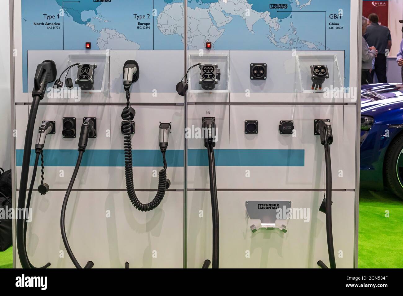 Pontiac, Michigan - l'équipement de chargement de véhicule électrique était exposé au salon de l'auto de Motor Bella. Phoenix Contact a montré la désignation de l'équipement de charge Banque D'Images