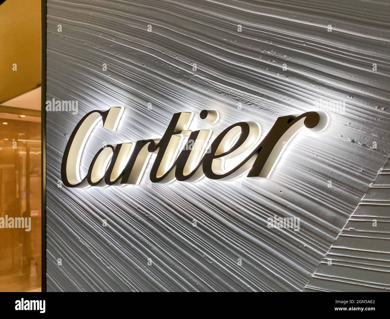 Tokyo, Japon - 23 novembre 2019 : signe du magasin Cartier dans le quartier de Ginza à Tokyo, Japon. Banque D'Images