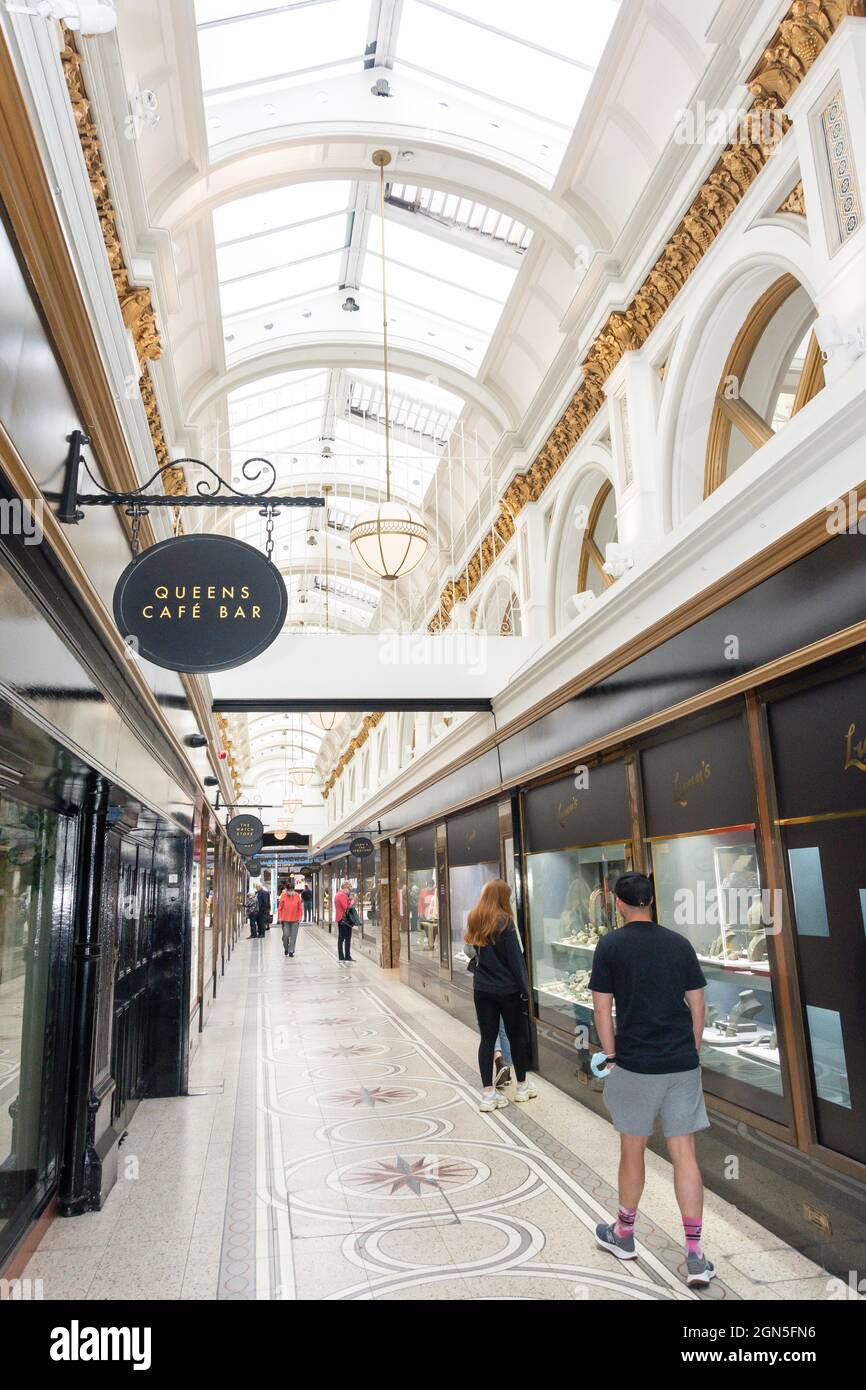 Victorian Queen's Arcade, Donegall place, Belfast City Centre, Belfast, Irlande du Nord, Royaume-Uni Banque D'Images