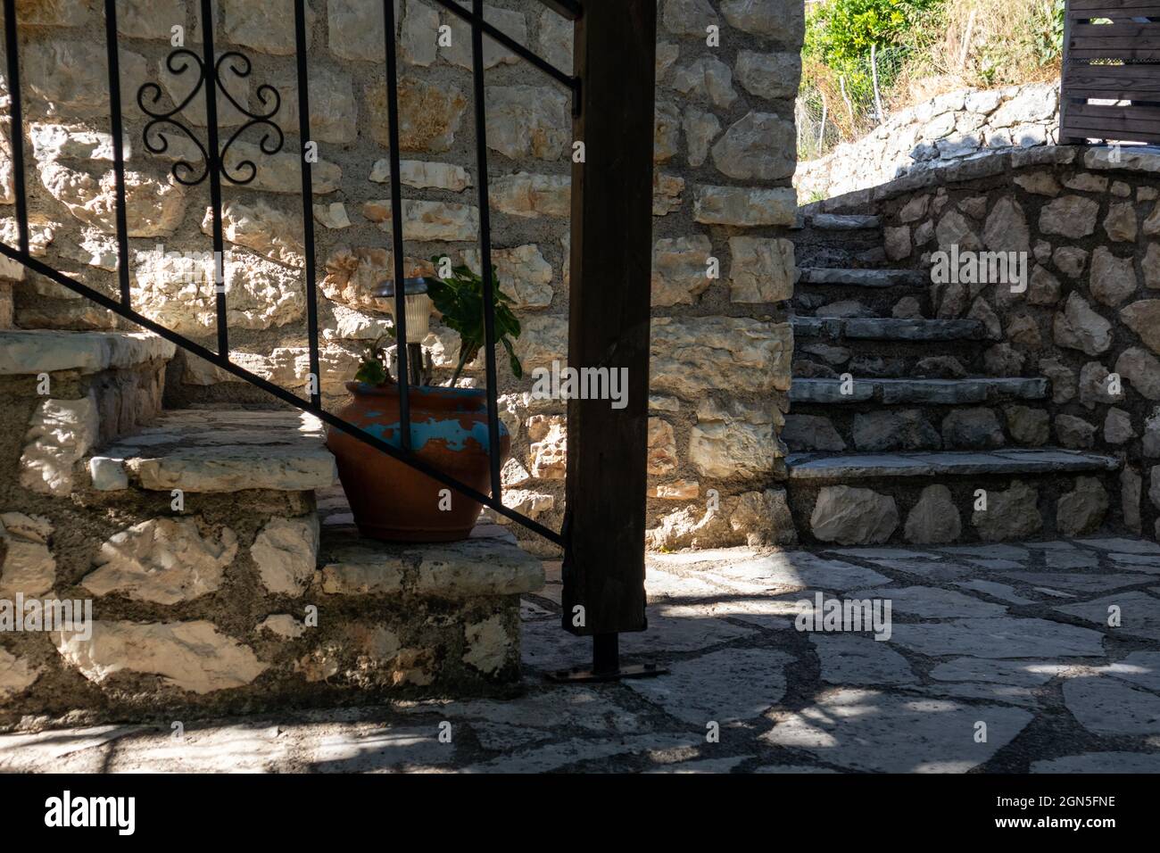 Design Toscano – Statue Cheval De Sparte En Fer Forgé Style Grec Antique