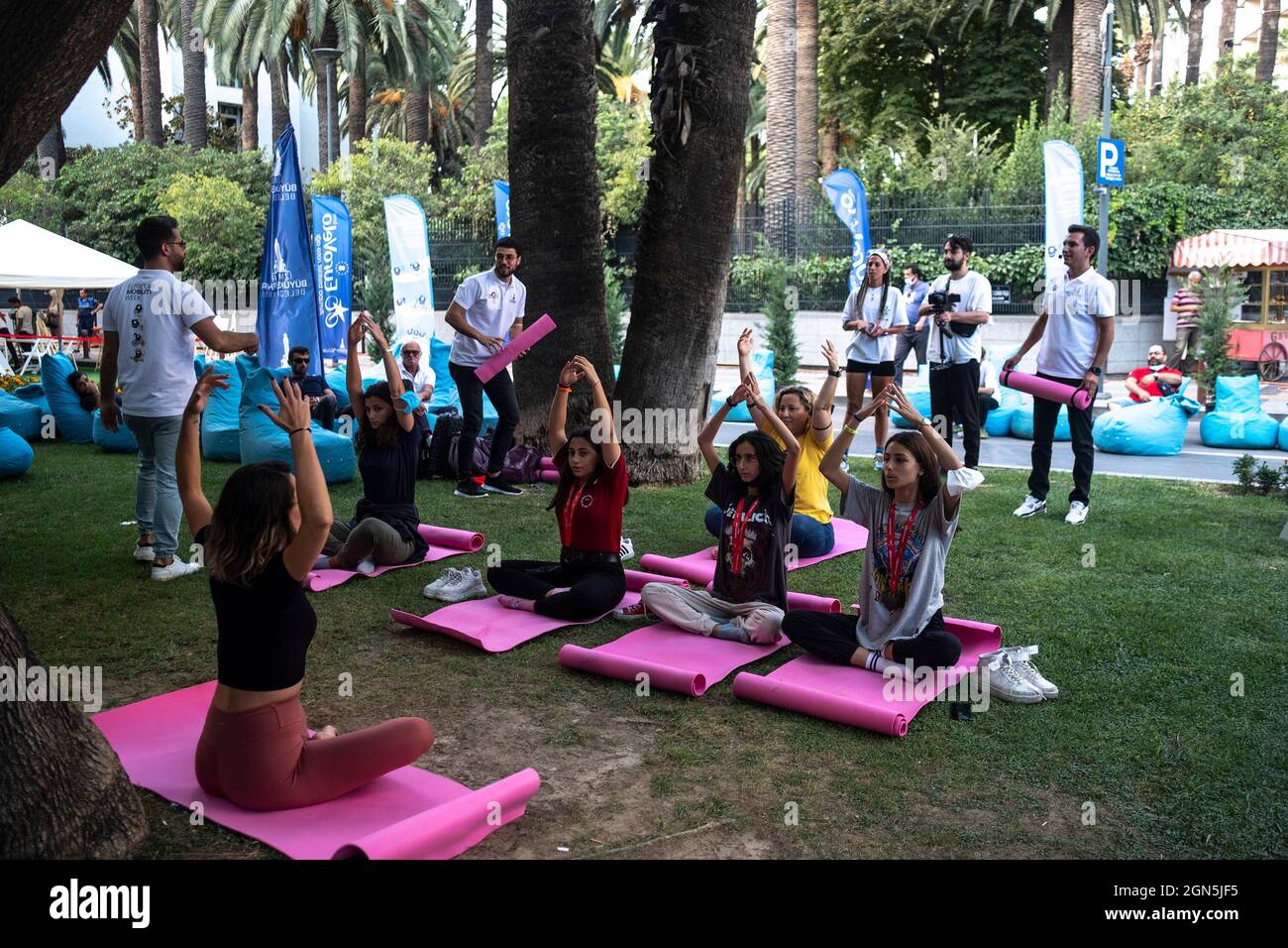 Izmir, Izmir, Turquie. 22 septembre 2021. Vue d'ensemble des activités dans le quartier d'Alsancak pendant la semaine européenne de la Mobilty à Izmir-Turquie. (Image de crédit : © Uygar Ozel/ZUMA Press Wire) Banque D'Images