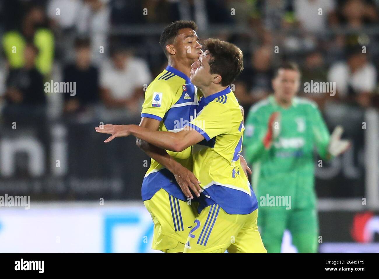 Federico Chiesa, le joueur italien de Juventus, célèbre après avoir marquant un but lors de la série Un match de football entre Spezia et Juventus au stade Alberto Picco, la Spezia, en Italie, le 22 2021 septembre. Banque D'Images