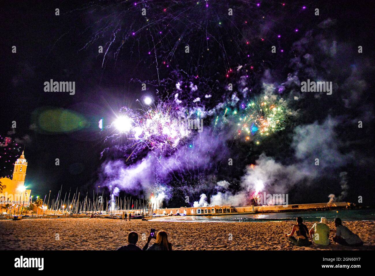 Sitges Cataluña España castillo de fuegos atlificiades de la fiesta de santa tecla 2021 Banque D'Images