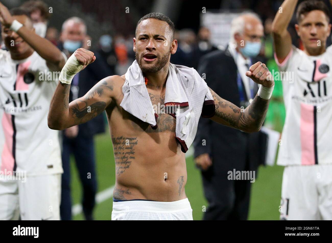 Metz, France. 22 septembre 2021. Neymar Jr du PSG célèbre la victoire à la  suite du championnat français Ligue 1 de football entre le FC Metz et Paris  Saint-Germain (PSG) le 22