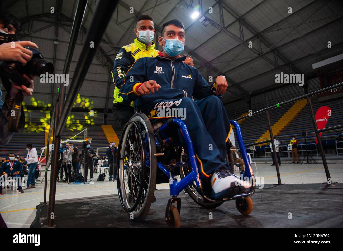 Richard Mateo Vega athlète paralympique de natation lors d'un événement de bienvenue aux athlètes paralympiques de Colombie qui ont participé aux Jeux paralympiques 2020+1 de Tokyo, à Bogota, en Colombie, le 21 septembre 2021. Banque D'Images