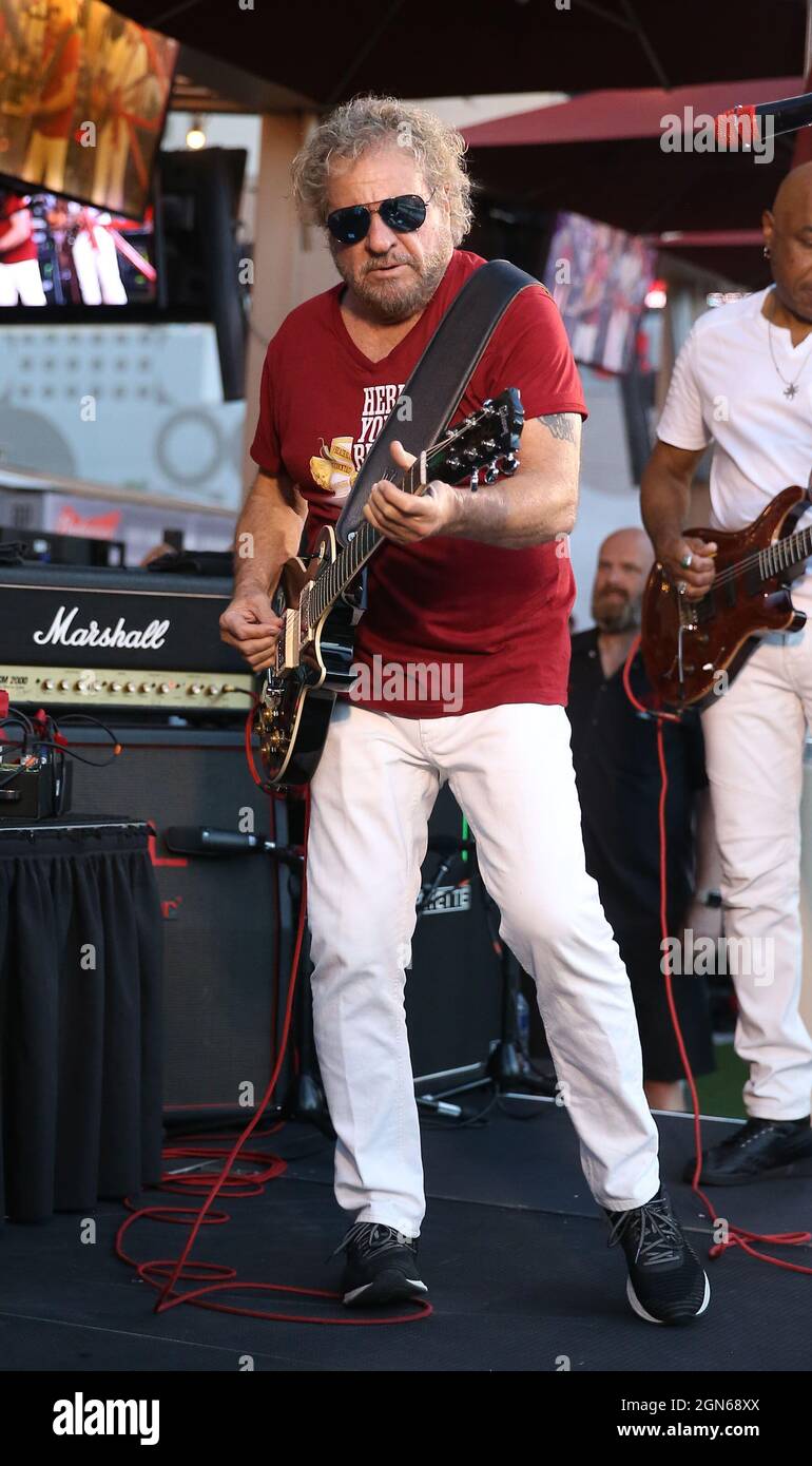 22 septembre 2021 - Las Vegas, NV - Sammy Hagar.Rock Legend Sammy Hagar lance Sammy Beach Bar cocktail Co. Avec une performance sans précédent sur le toit par le cercle sur le Strip de Las Vegas à Beer Park Paris Las Vegas. (Image de crédit : © MJT/AdMedia via ZUMA Press Wire) Banque D'Images