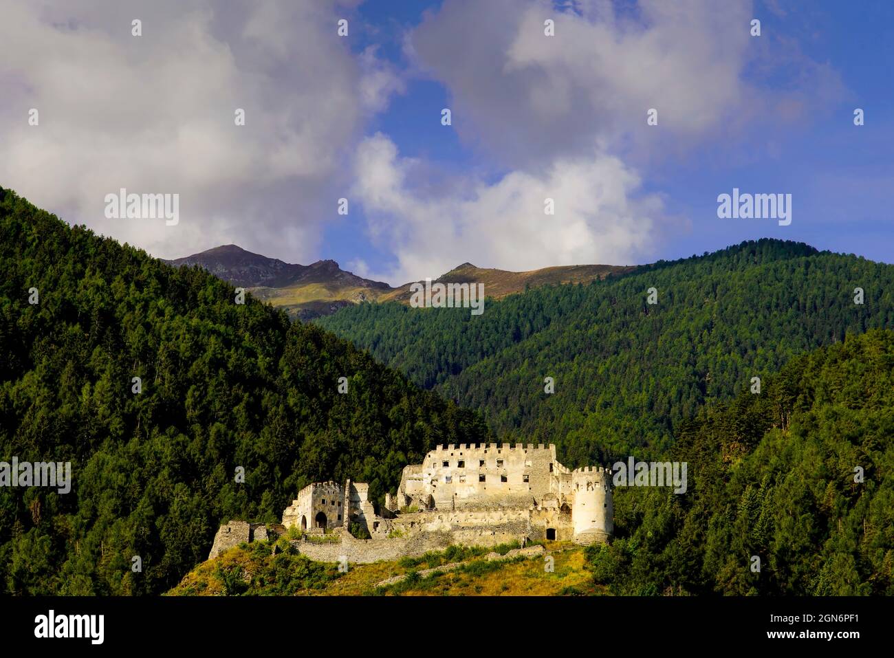 Ruines du château de Montechiaro, Val Venosta, Tyrol du Sud, province de Bolzano, Italie, Banque D'Images